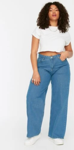Trendyol Vrouwen Hoge Taille Breed Been Plus Size Jeans -Vrouwelijke Couture 596x1200 1