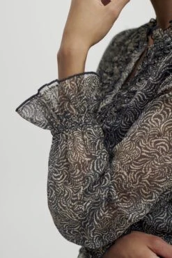 B.young BYIFIA FRILL SHIRT Dames Top - Maat 38 -Vrouwelijke Couture 800x1200 12